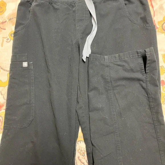 Figs Scrubs Set - Picture 3 of 5